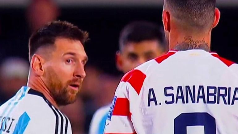 Lionel Messi discutió con Antonio Sanabria.