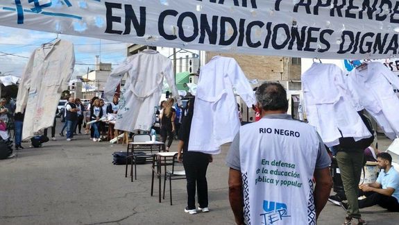 Los trabajadores agrupados en la Unter decidieron suspender el paro previsto para este viernes 13 de marzo, para asistir a la audiencia paritaria.&nbsp;