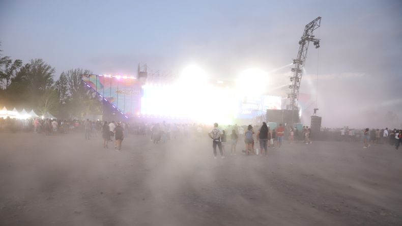El viento y el polvo en suspensión obligaron a suspender la última noche de la fiesta.