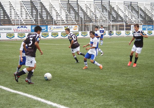 Cipolletti recibe a uno de los líderes