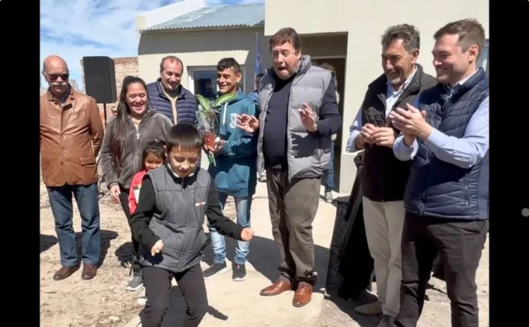 El pasito de Gonzalito que sorprendió al gobernador de Río Negro.