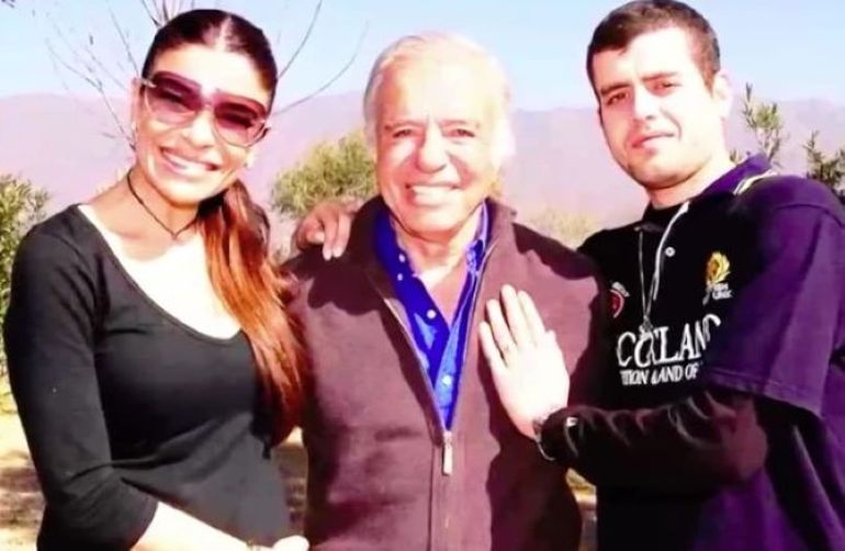 Zulemita Menem junto a su padre