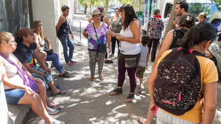 La dirigente Lila Calderón fue una de las personas que acompañó a la víctima a presentar la denuncia por abuso.