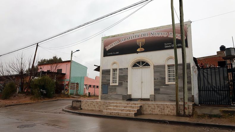 Proliferan las iglesias en Neuquén. El 80% pertenece al culto evangélico. | LMCipolletti.com Proliferan las iglesias en Neuquén. El 80% pertenece al culto evangélico.