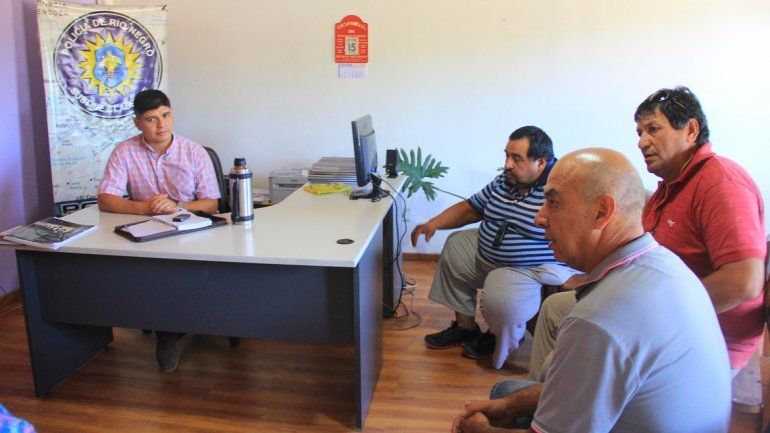 Los propietarios de taxis tuvieron un mano a mano con Miguel Elifonso.&nbsp;