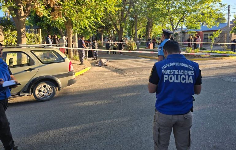 Conmoción en Neuquén: un hombre fue asesinado de una puñalada en plena calle