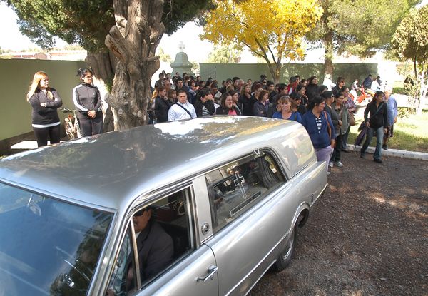 El adiós a Carla en otro crimen sinrazón