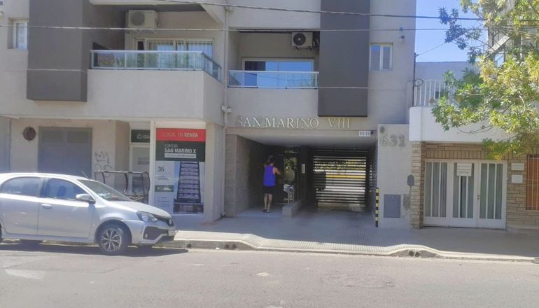 Insólito: se quedaron encerrados en un edificio del centro de Cipolletti