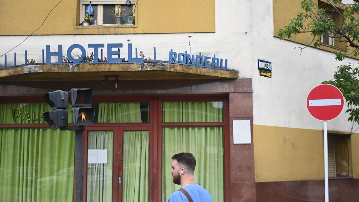 Misterio: hallan muertos a un padre y su hijo en la habitación de un hotel