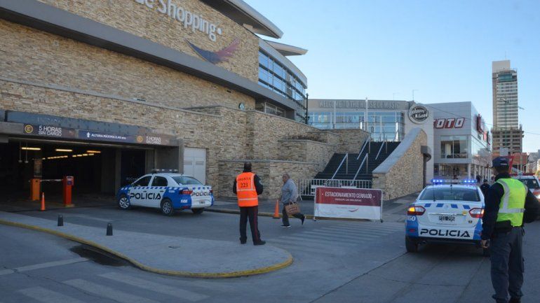 Evacuaron el Alto Comahue por una amenaza de bomba