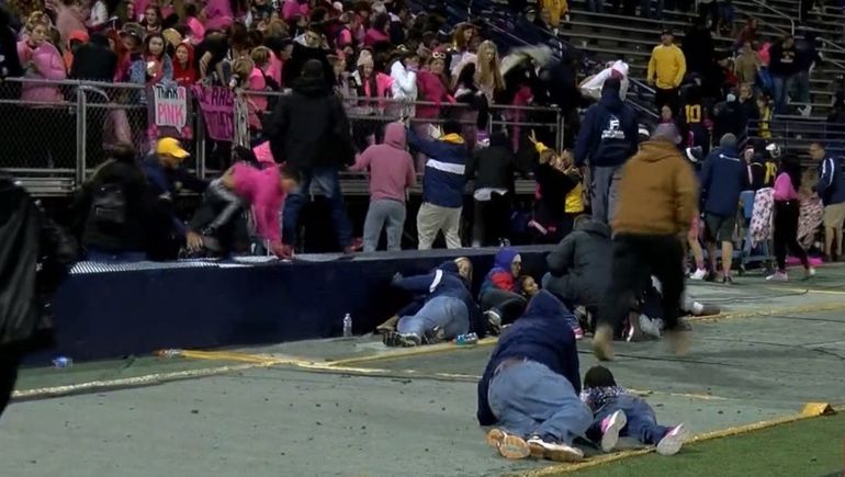 Estados Unidos: se desató un tiroteo en pleno partido de fútbol americano