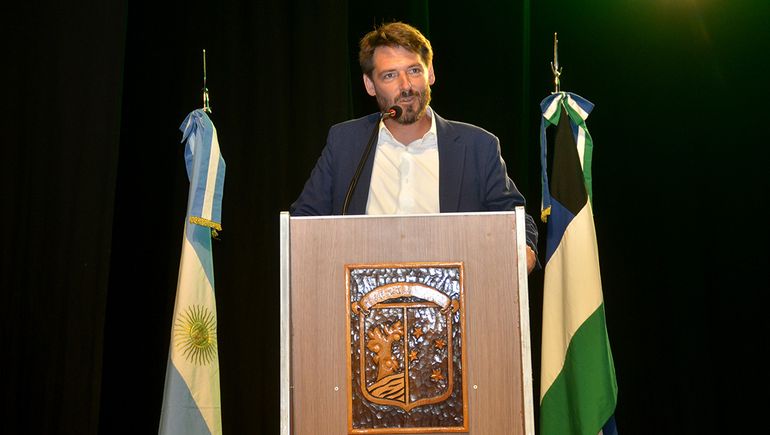 El intendente anunció la creación de un puente para mejorar la conectividad con Fernández Oro. El intendente anunció la creación de un puente para mejorar la conectividad con Fernández Oro. 