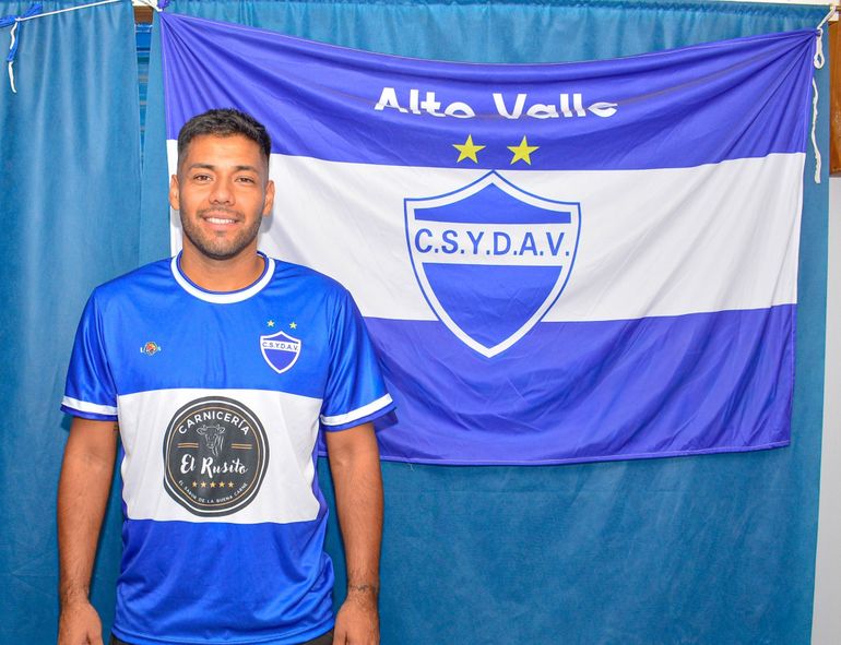 El exjugador de Cipolletti sorprendió con un golazo en la victoria de Alto Valle como visitante sobre Deportivo Mainqué.