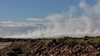 Un nuevo incendio reavivó el debate sobre el basural. Los vecinos no soportan mas el humo. 