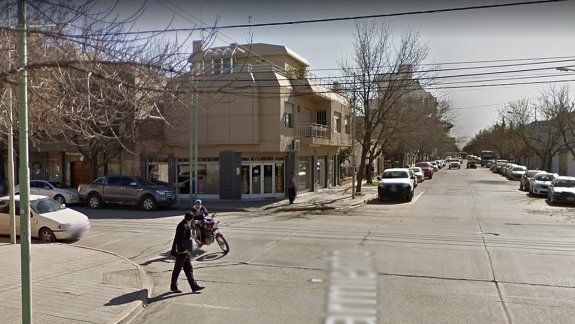 Brutal agresión en pleno centro: una mujer agarró a piñas a una joven tras un accidente de tránsito