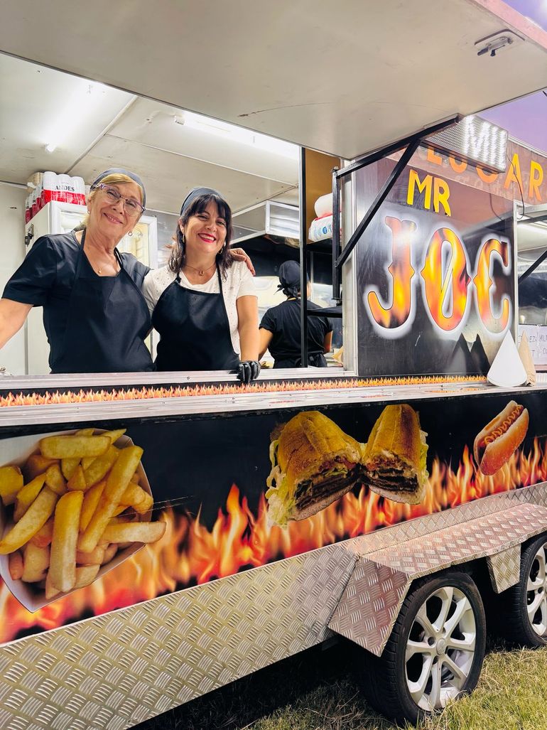 Los puestos de comidas venderán comidas típicas argentinas. 