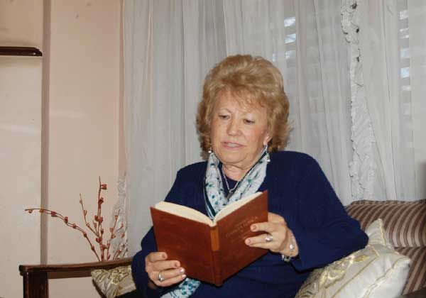 Una tarde literaria en Cinco Saltos