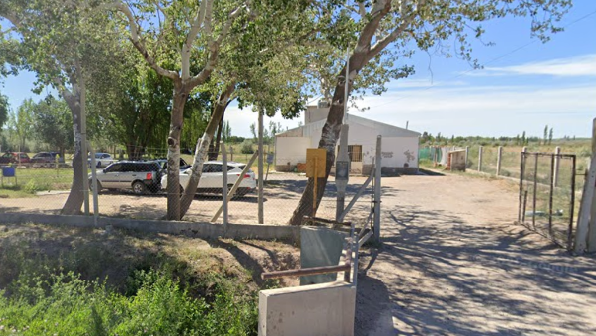La nueva salita que atenderá las necesidades del DVN y barrios aledaños se construirá junto a la Escuela 109. Los vecinos de la zona aguardan con ansiedad los trabajos. También están demoradas las obras de la escuela y el jardín de infantes.