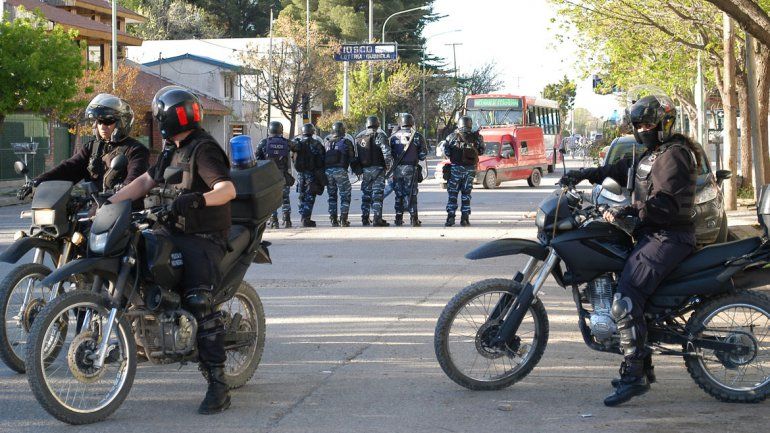 Se desplegó un importante operativo policial por la presencia de hinchas de Talleres