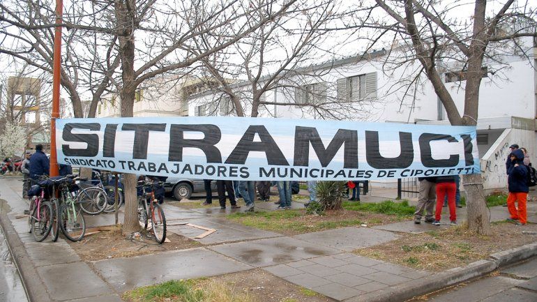 Sitramuci otorga préstamos y prepara ayuda escolar