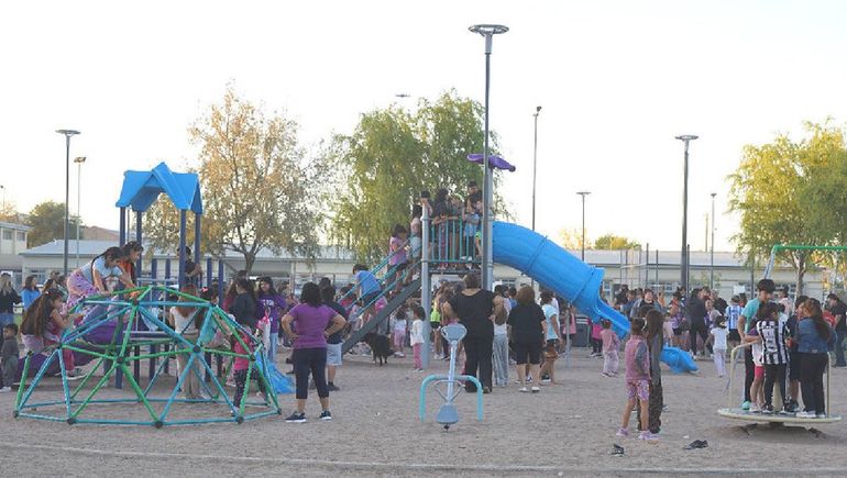 El Municipio de Cipolletti inaugur&oacute; las mejoras en la plaza del barrio Anai Mapu.