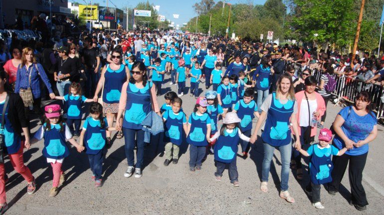 Miles de cipoleños salieron a la calle a celebrar el cumple de la ciudad