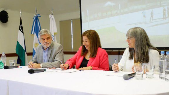 Carreras y Filmus firmaron convenio para construir el MUTEC 