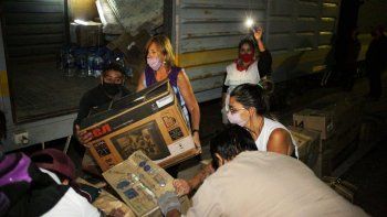 partio el tren de la solidaridad repleto de donaciones partio el tren de la solidaridad repleto de donaciones