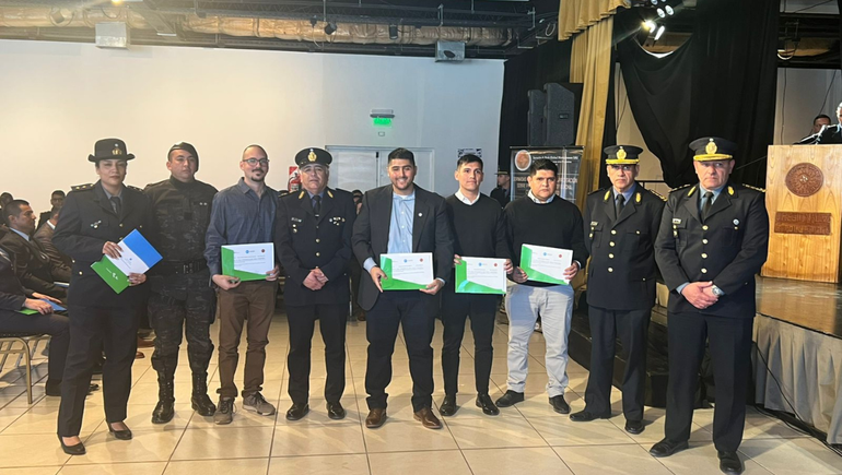 Dos especialistas de la Policía Nacional de Colombia fueron los encargados de las capacitaciones.