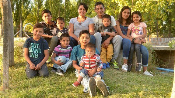 Familia cipoleña quiere que su séptimo hijo sea ahijado de Alberto