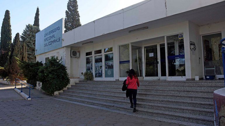 Se firmó el acuerdo con docentes universitarios, pero en la UNCo sigue el paro