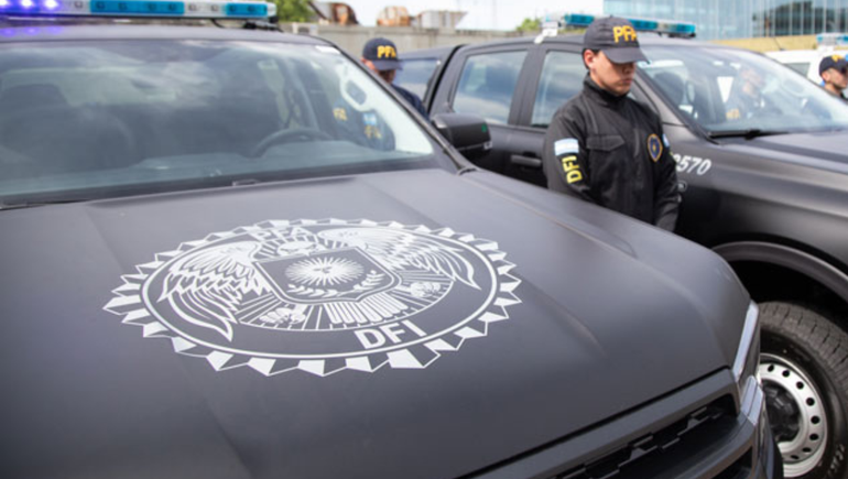 La Policía Federal Argentina detuvo a dos personas en Cipolletti por venta de drogras.