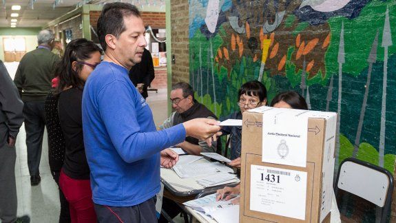 El voto parroquial está en la Justicia electoral nacional