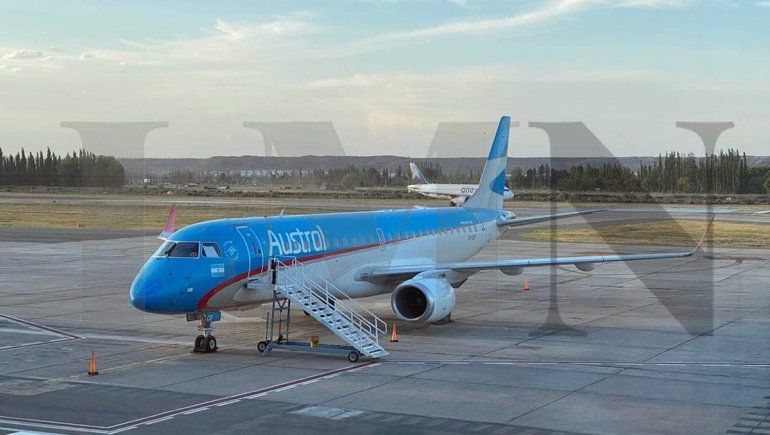 Un avión se despresurizó en pleno vuelo y debió aterrizar en Neuquén