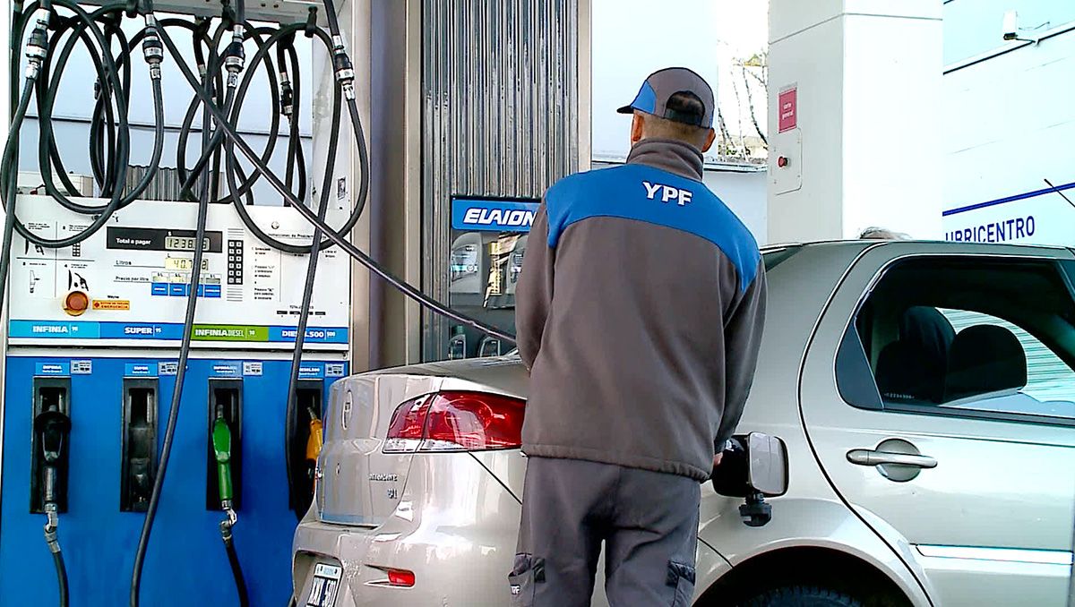 El Gobierno aplica medidas para disminuir los aumentos en el precio de los combustibles.