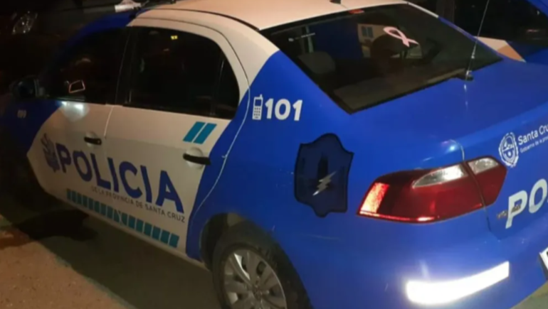 La policía de Caleta Olivia encontró el cuerpo luego del alerta de un vecino del fallecido