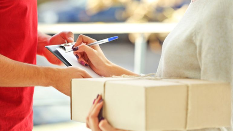 Envió una computadora a Bs. As. y el correo se la perdió: deberá ser indemnizada