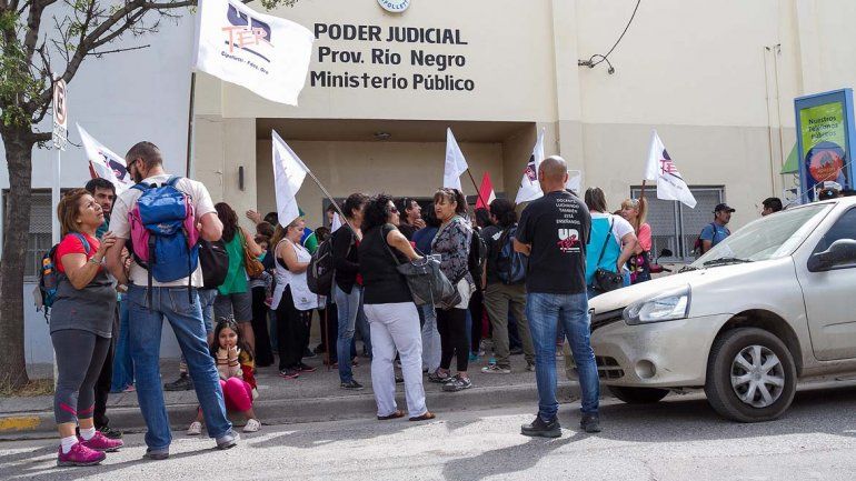 Unter denunció infiltrados de la policía en una marcha