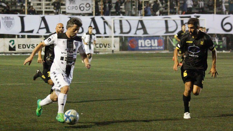 El Albinegro empató y aseguró la permanencia