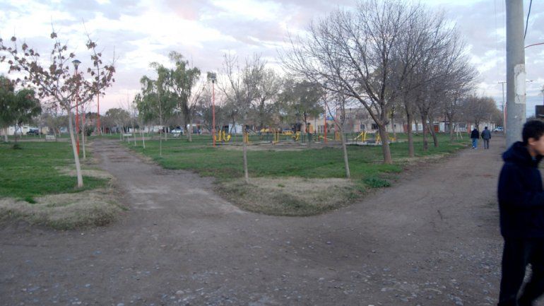 La agresión que desencadenó todo ocurrió en la plaza del barrio Piedrabuena.