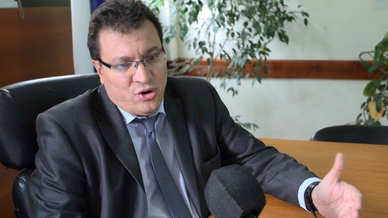 Abren mesa de diálogo para evitar despidos en el petróleo