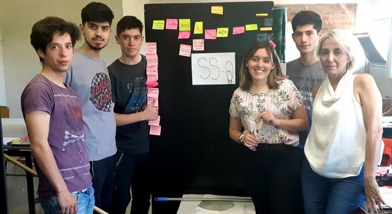Estudiantes presentaron sus emprendimientos en el Camp Tech en la UFLO