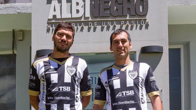 Los nuevos refuerzos del Albinegro fueron presentados en la sede social.