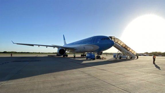 Partió el avión que buscará 300.000 dosis de la Sputnik V