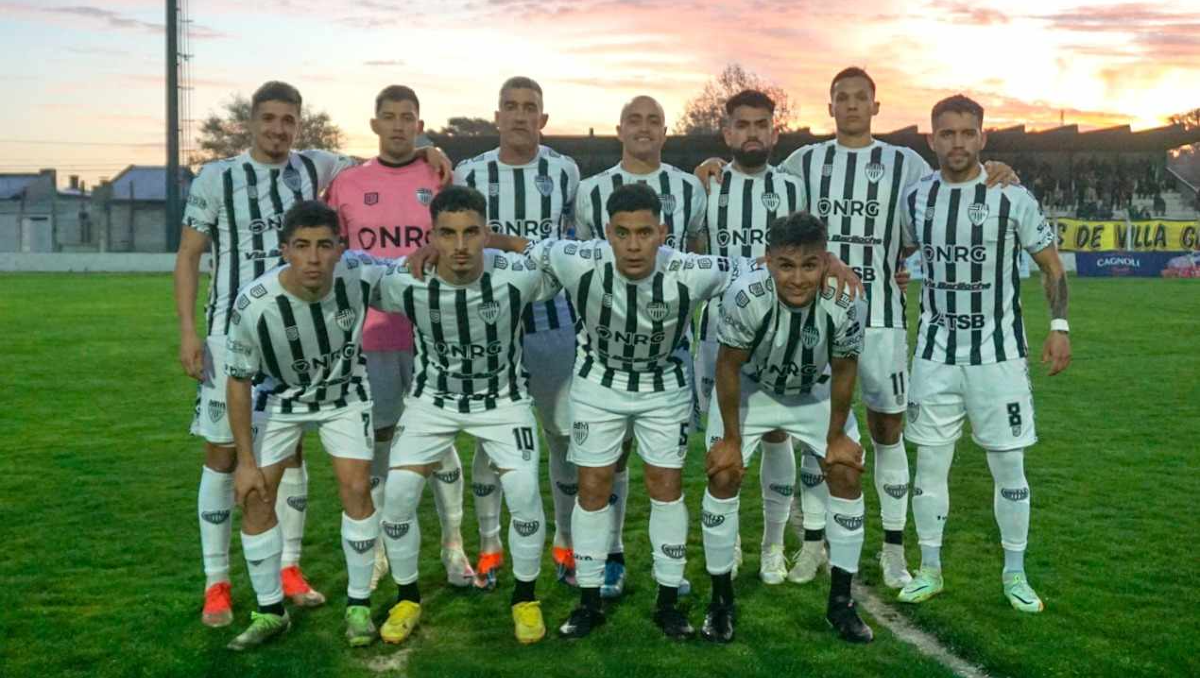 Cipolletti perdió 2 a 1 con Santamarina en Tandil y sufrió las expulsiones de Hernández y Pettinerolli. Foto: Mauro Piñero