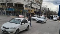 Taxistas de Cipolletti le pidieron mayores controles contra Uber al intendente Rodrigo Buteler.