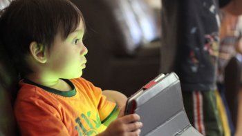 ninos de padres separados podran verlos cada 7 dias