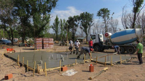 Ya se están haciendo las bases y están los materiales para las paredes. La Provincia estima una inversión superior a los 7 millones de pesos.