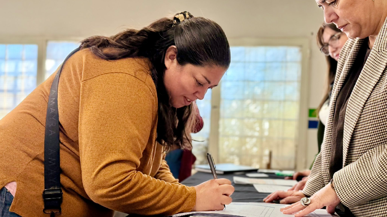 Se trata de 31 familias que firmaron las escrituras de sus viviendas.&nbsp;