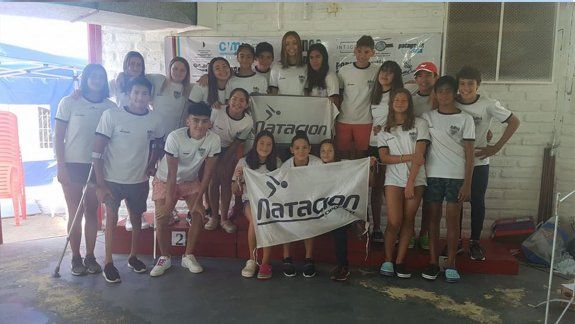 Natación: gran inicio de año para la albinegra